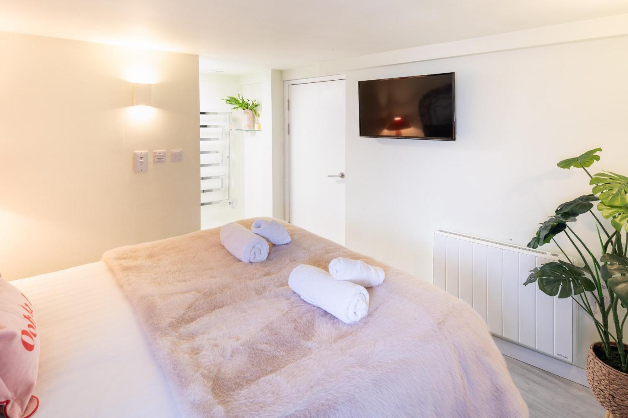 Gorgeous Boutique Flat Sleeps 2 In Lyme Regis Villa Bagian luar foto